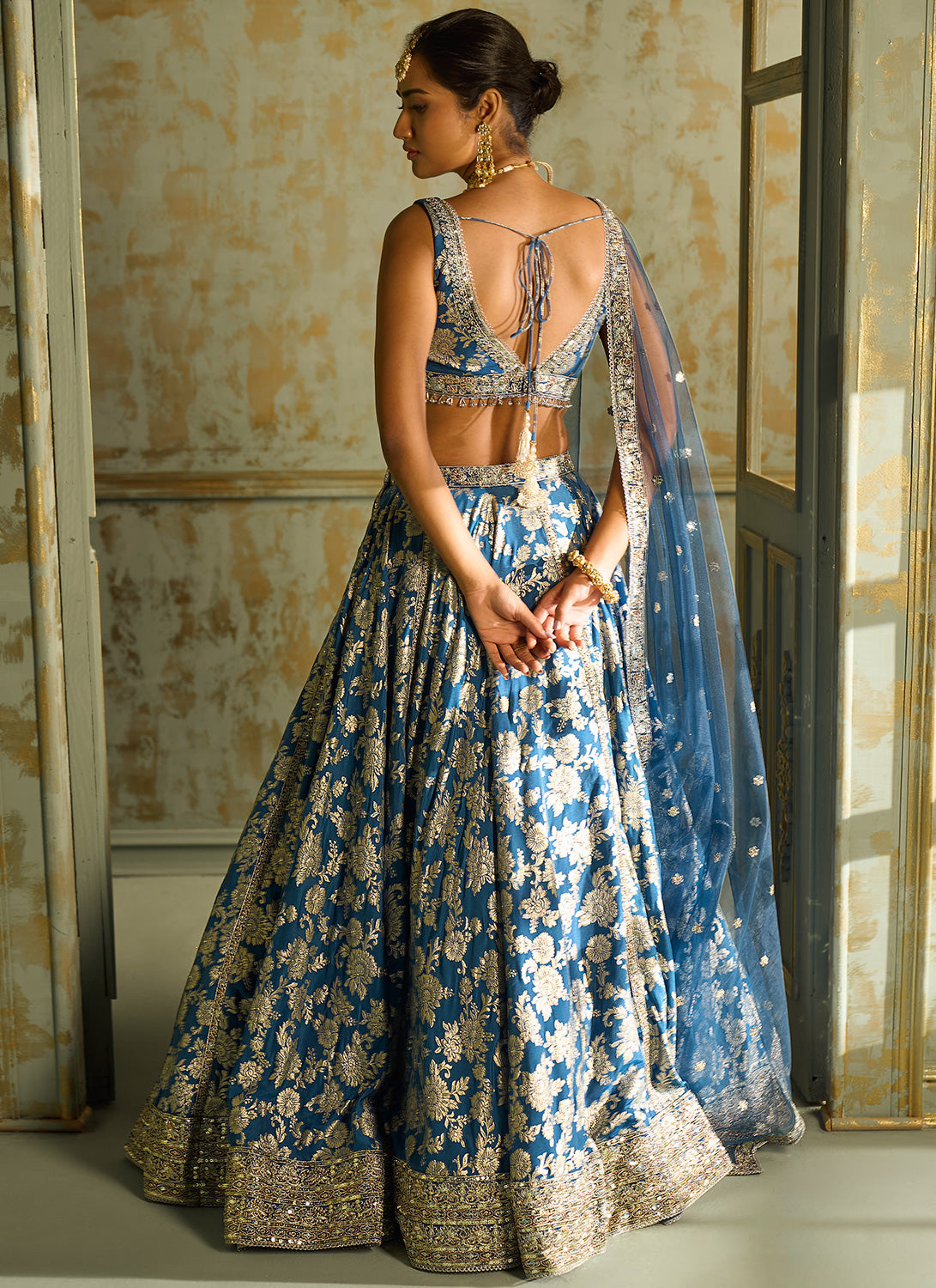 31 Brocade Lehenga Ideas For Brides Who Want To Dress To Impress | Brocade  lehenga, Lehenga designs, Lehenga